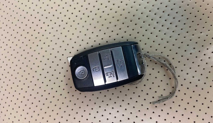 2020 KIA CARNIVAL PREMIUM 2.2 7 STR, Diesel, Automatic, 66,902 km, Key Close Up