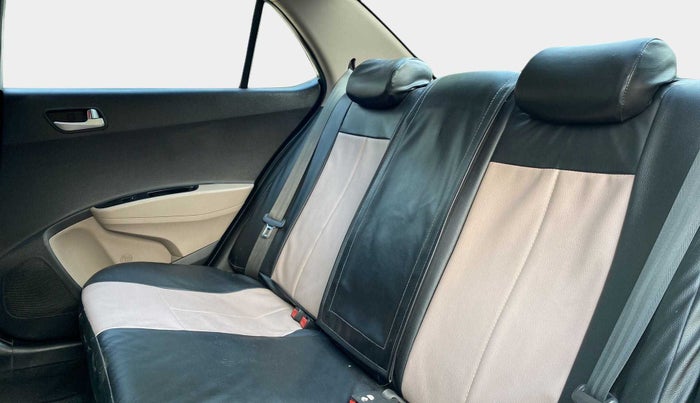 2015 Hyundai Xcent S (O) 1.2, Petrol, Manual, 26,231 km, Right Side Rear Door Cabin