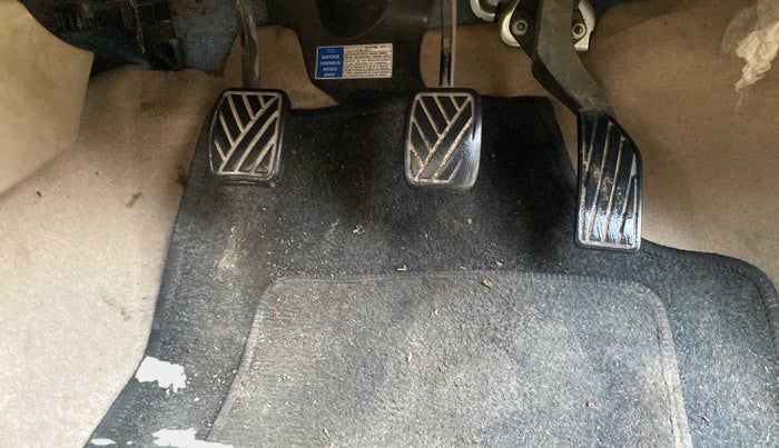 2015 Maruti Swift Dzire ZDI, Diesel, Manual, 84,159 km, Pedals