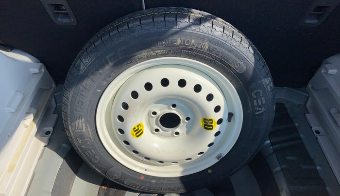 2023 Mahindra XUV300 W8 (O) 1.2 PETROL, Petrol, Manual, 13,938 km, Spare Tyre