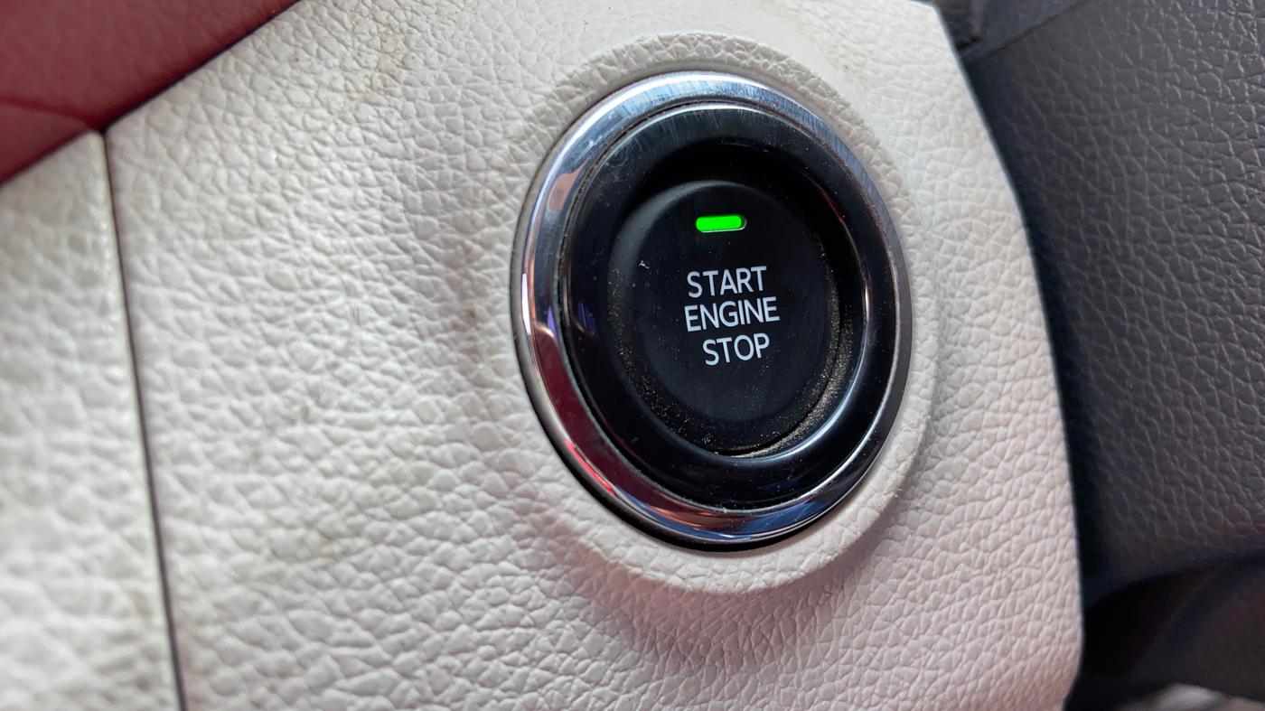 2023 Mahindra XUV300 W8 (O) 1.2 PETROL, Petrol, Manual, 13,938 km, Keyless Start/ Stop Button