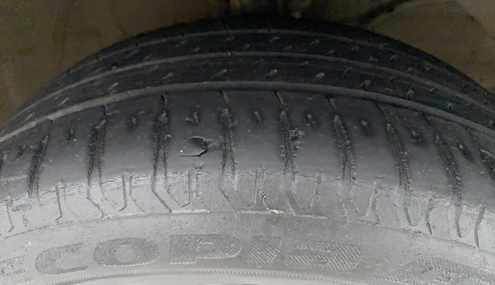 2019 Maruti Baleno ZETA PETROL 1.2, Petrol, Manual, 67,885 km, Right Front Tyre Tread