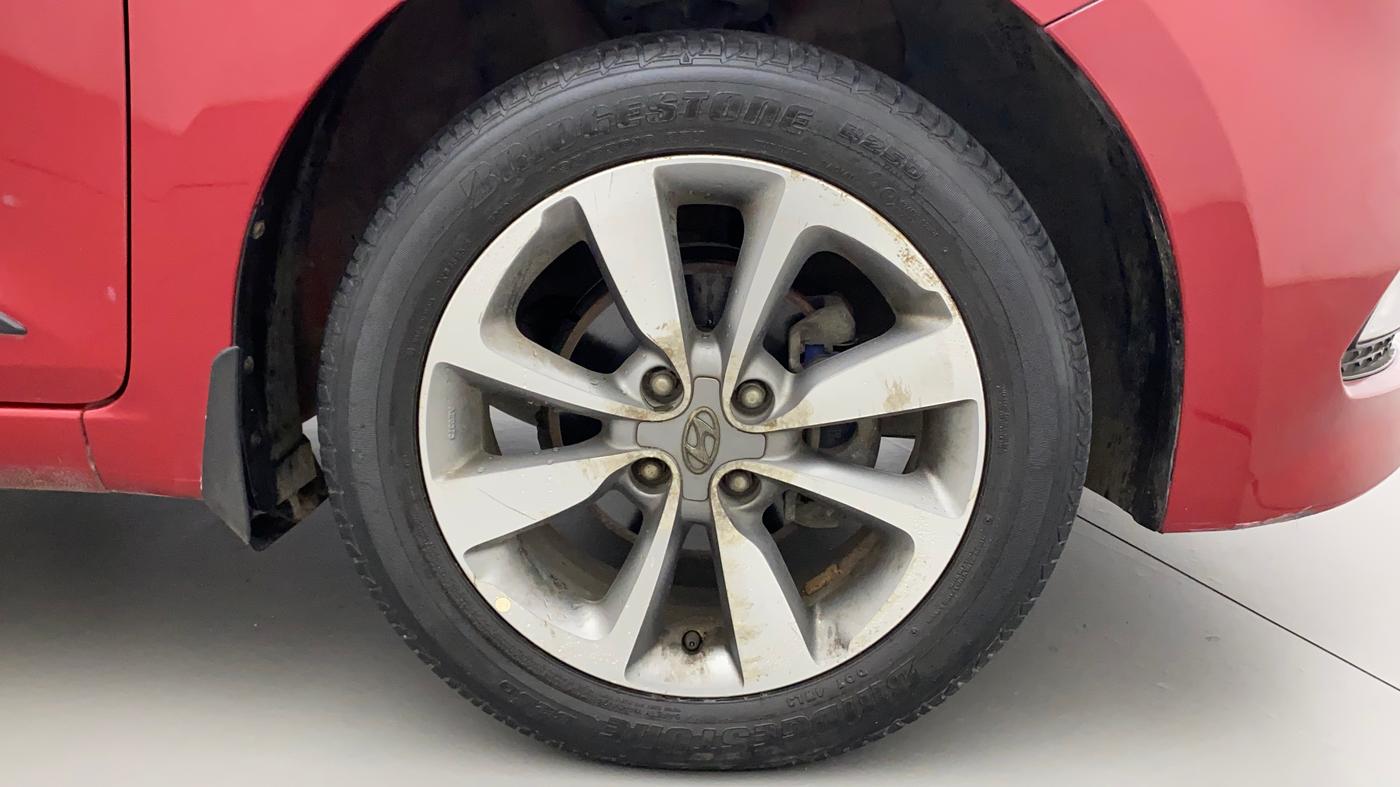 2016 Hyundai Elite i20 ASTA 1.2 (O), Petrol, Manual, 40,626 km, Right Front Wheel