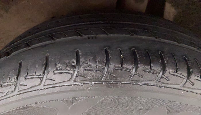 2016 Maruti Baleno DELTA PETROL 1.2, Petrol, Manual, 31,720 km, Left Rear Tyre Tread