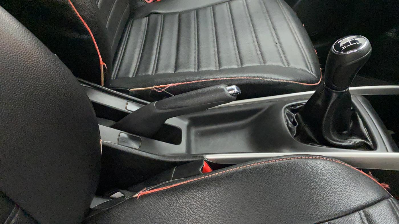 2016 Maruti Baleno DELTA PETROL 1.2, Petrol, Manual, 31,720 km, Gear Lever