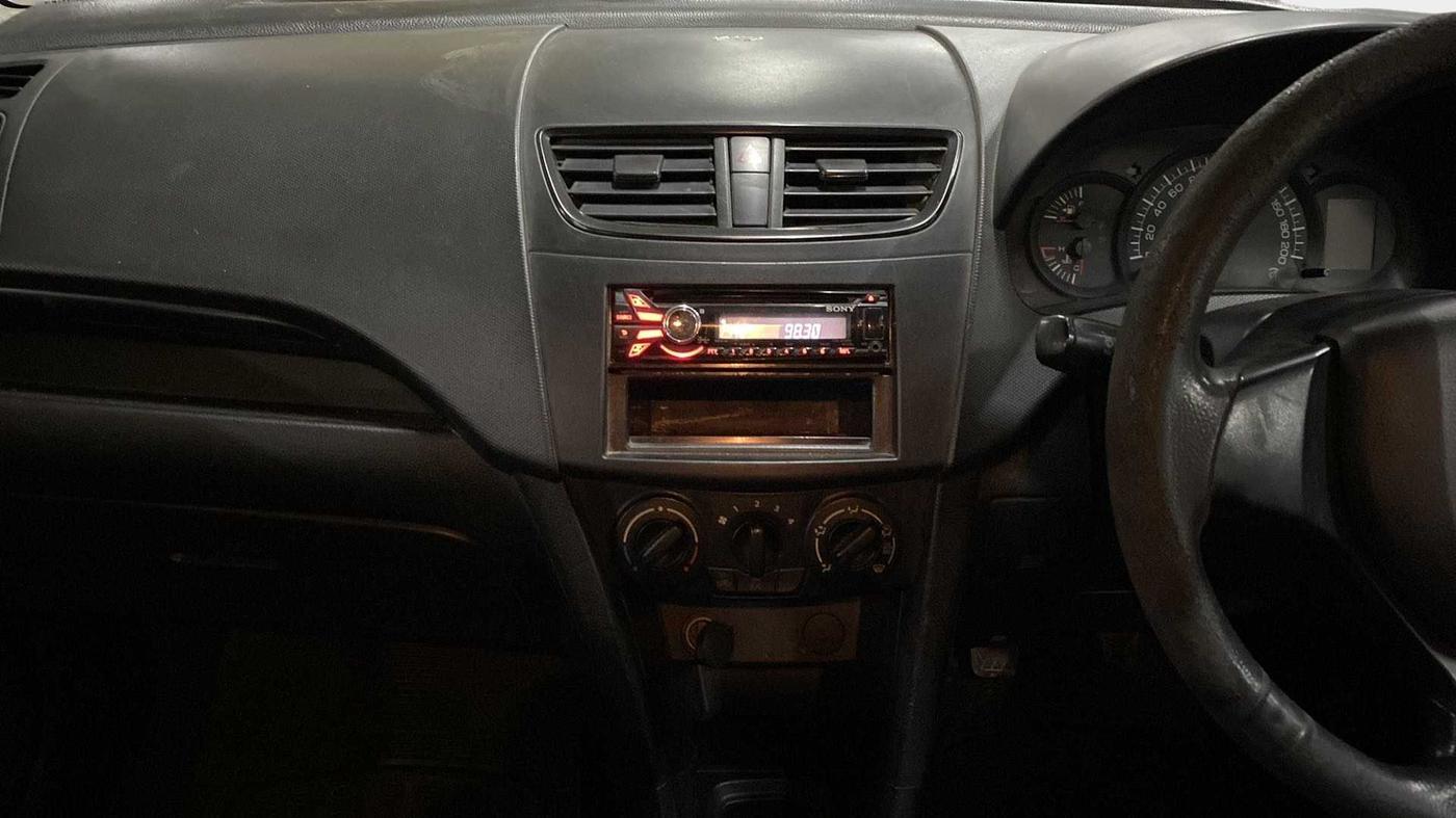 2013 Maruti Swift LXI, Petrol, Manual, 96,314 km, Air Conditioner
