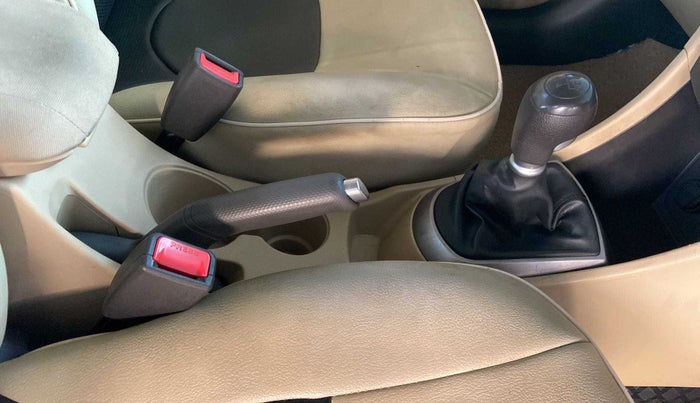 2015 Hyundai Verna FLUIDIC 4S 1.6 VTVT S(O), Petrol, Manual, 49,880 km, Gear Lever