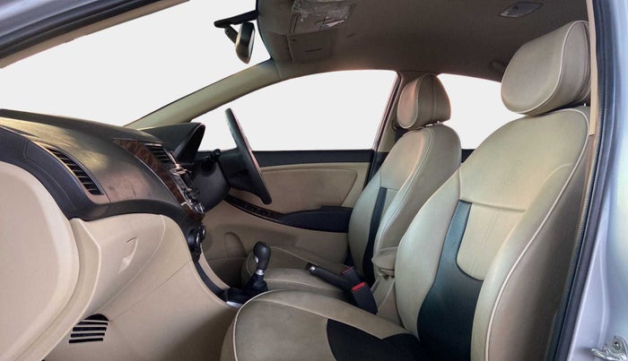 2015 Hyundai Verna FLUIDIC 4S 1.6 VTVT S(O), Petrol, Manual, 49,880 km, Right Side Front Door Cabin