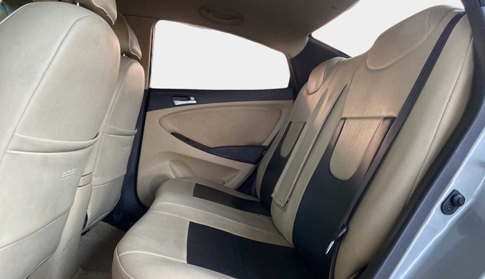 2015 Hyundai Verna FLUIDIC 4S 1.6 VTVT S(O), Petrol, Manual, 49,880 km, Right Side Rear Door Cabin