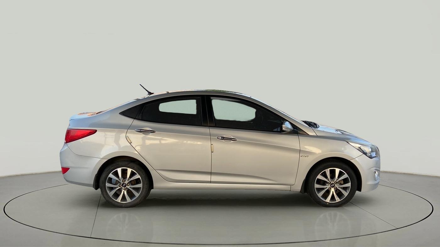 2015 Hyundai Verna FLUIDIC 4S 1.6 VTVT S(O), Petrol, Manual, 49,880 km, Right Side View