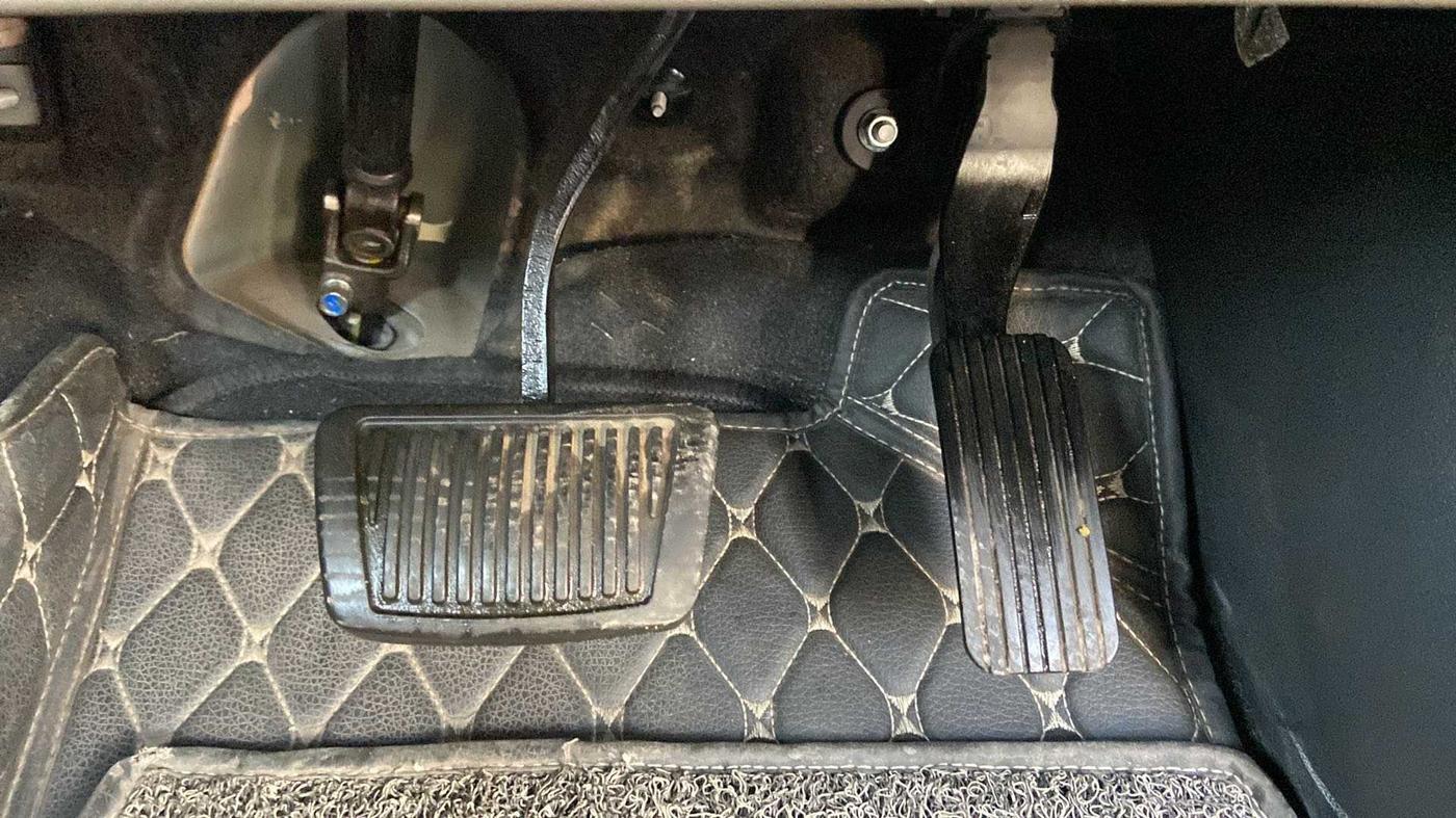 2019 Hyundai Verna 1.6 VTVT SX + AT, Petrol, Automatic, 30,113 km, Pedals