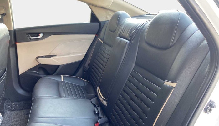 2019 Hyundai Verna 1.6 VTVT SX + AT, Petrol, Automatic, 30,113 km, Right Side Rear Door Cabin