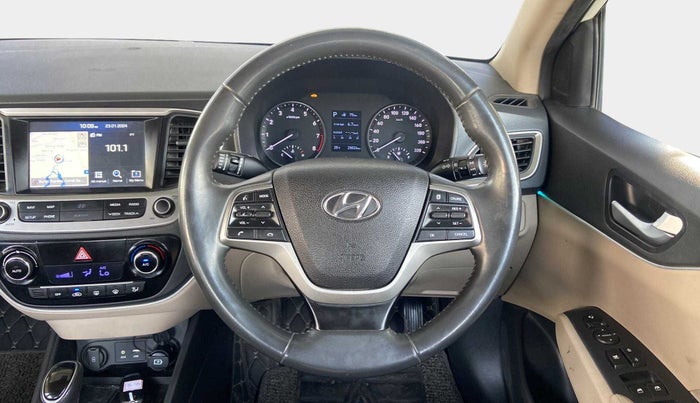 2019 Hyundai Verna 1.6 VTVT SX + AT, Petrol, Automatic, 30,113 km, Steering Wheel Close Up