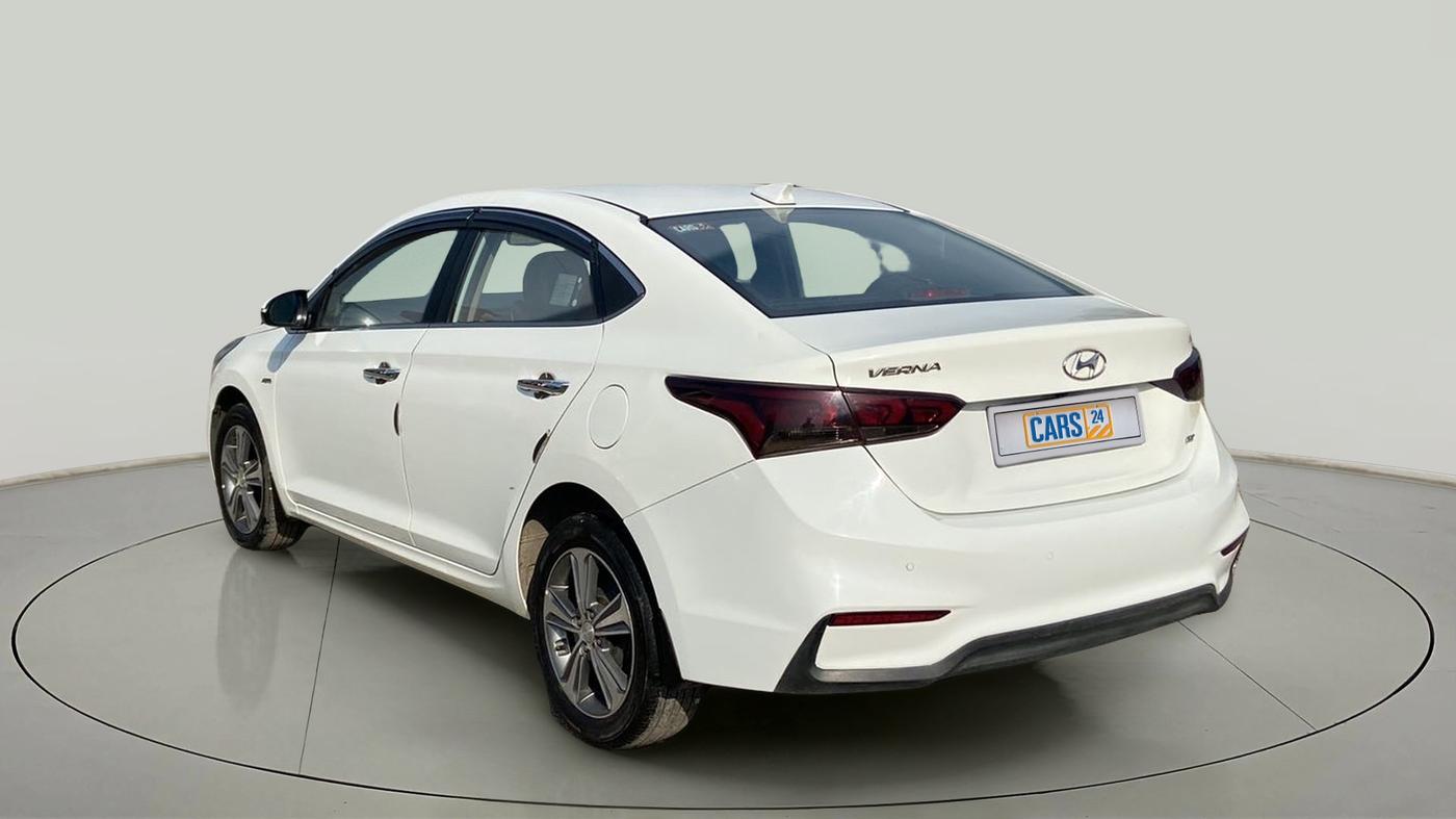 2019 Hyundai Verna 1.6 VTVT SX + AT, Petrol, Automatic, 30,113 km, Left Back Diagonal