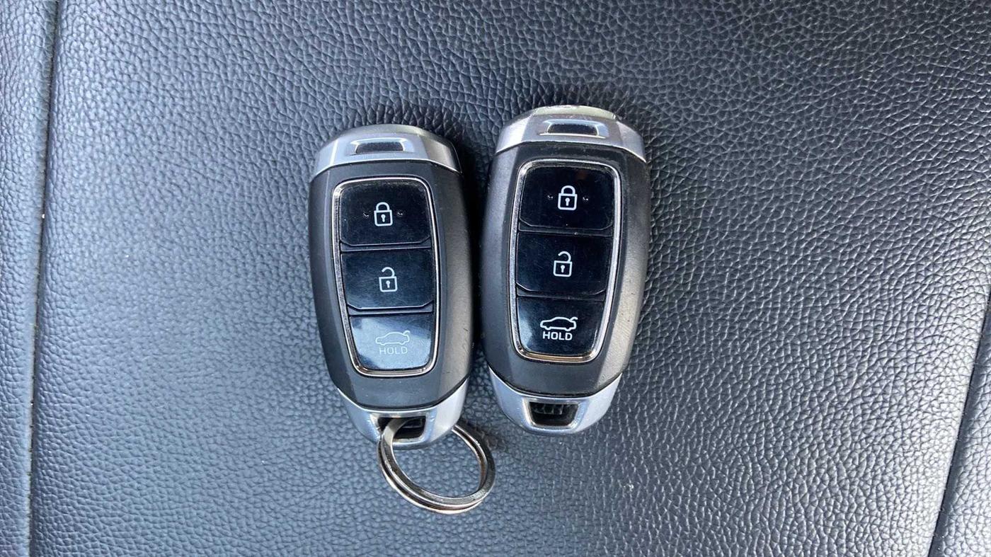 2019 Hyundai Verna 1.6 VTVT SX + AT, Petrol, Automatic, 30,113 km, Key Close Up