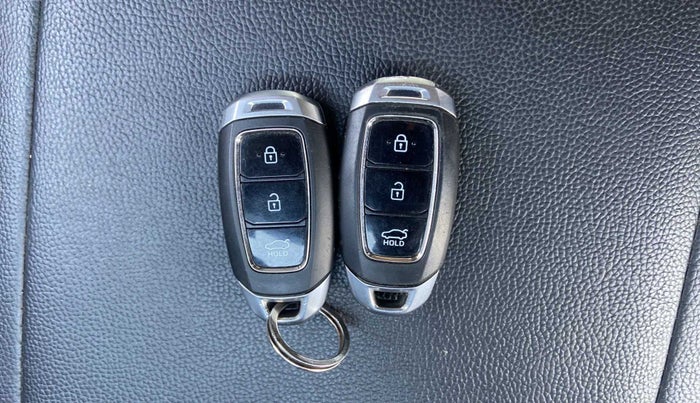 2019 Hyundai Verna 1.6 VTVT SX + AT, Petrol, Automatic, 30,113 km, Key Close Up