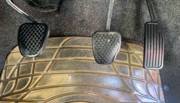 2015 Honda Brio S MT, Petrol, Manual, 67,905 km, Pedals