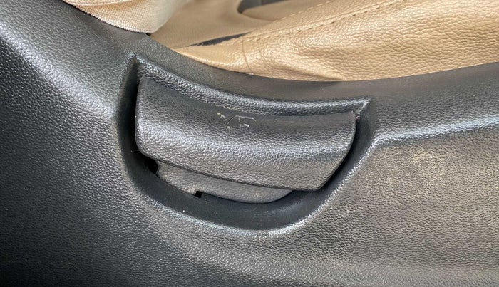 2016 Hyundai Creta BASE 1.4 DIESEL, Diesel, Manual, 79,722 km, Driver Side Adjustment Panel