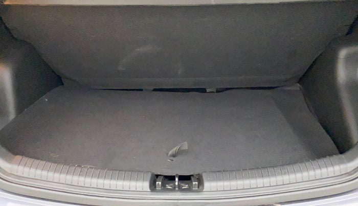 2015 Hyundai Grand i10 ASTA AT 1.2 KAPPA VTVT, Petrol, Automatic, 30,800 km, Boot Inside