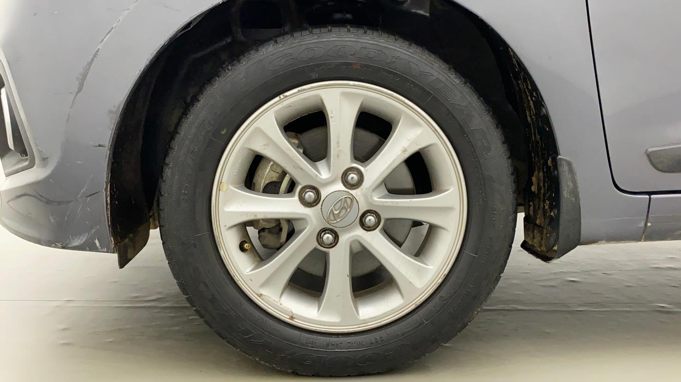 2015 Hyundai Grand i10 ASTA AT 1.2 KAPPA VTVT, Petrol, Automatic, 30,800 km, Left Front Wheel