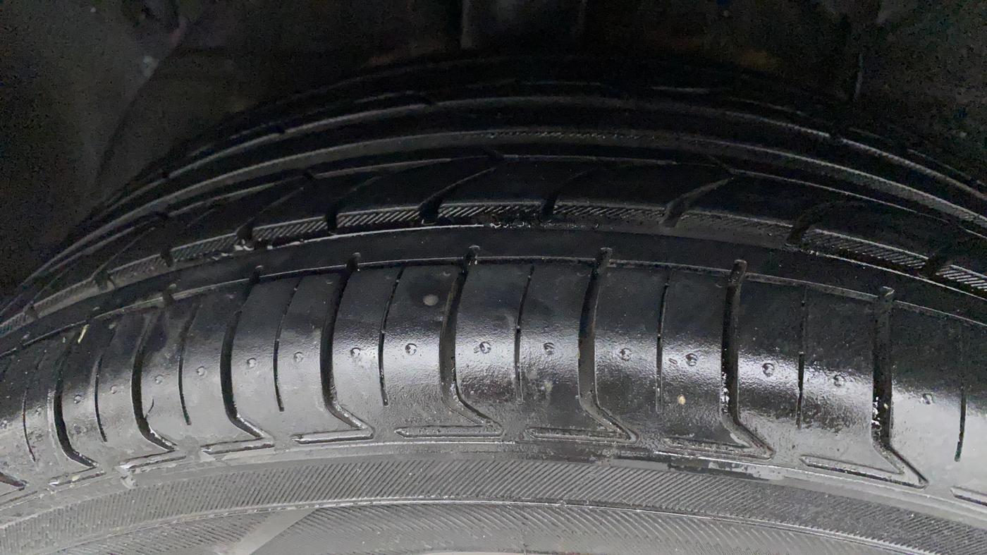 2016 Hyundai Elite i20 ASTA 1.2 (O), Petrol, Manual, 23,047 km, Right Rear Tyre Tread