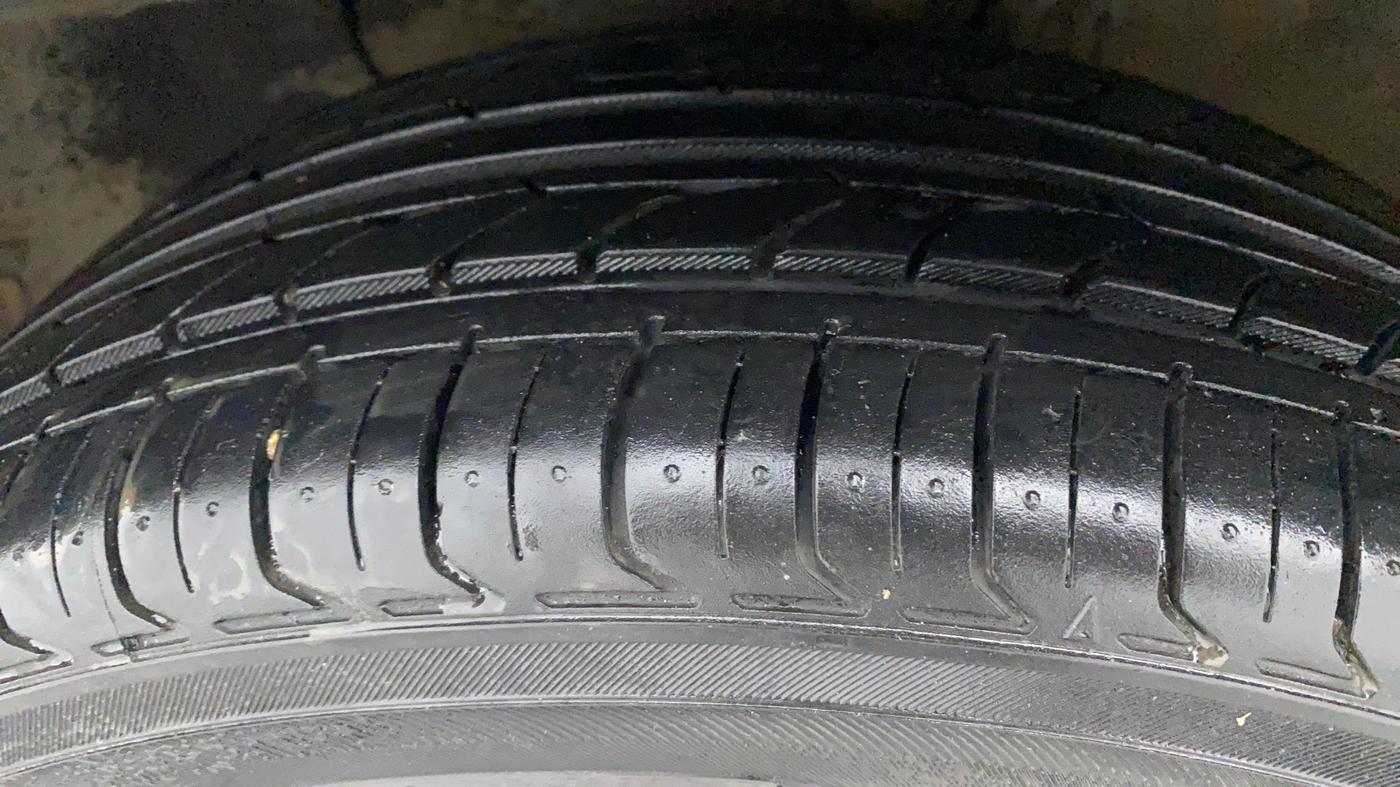 2016 Hyundai Elite i20 ASTA 1.2 (O), Petrol, Manual, 23,047 km, Left Front Tyre Tread