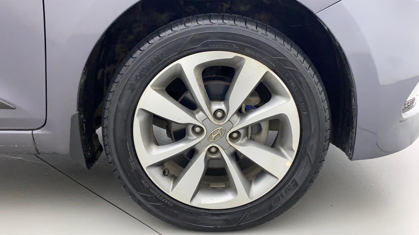 2016 Hyundai Elite i20 ASTA 1.2 (O), Petrol, Manual, 23,047 km, Right Front Wheel