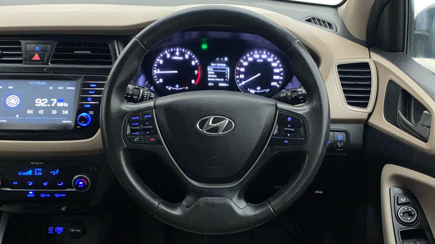 2016 Hyundai Elite i20 ASTA 1.2 (O), Petrol, Manual, 23,047 km, Steering Wheel Close Up