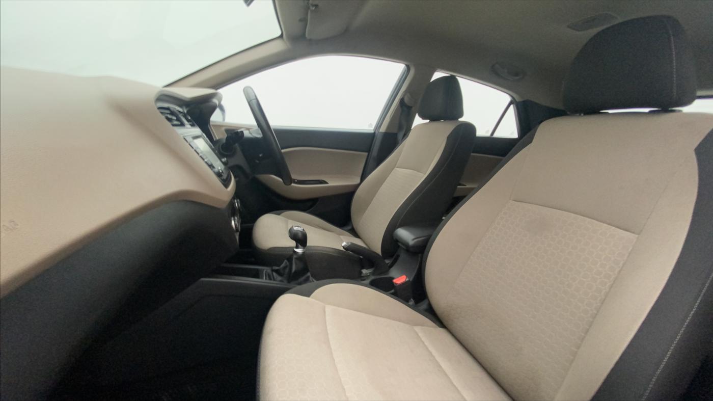 2016 Hyundai Elite i20 ASTA 1.2 (O), Petrol, Manual, 23,047 km, Right Side Front Door Cabin