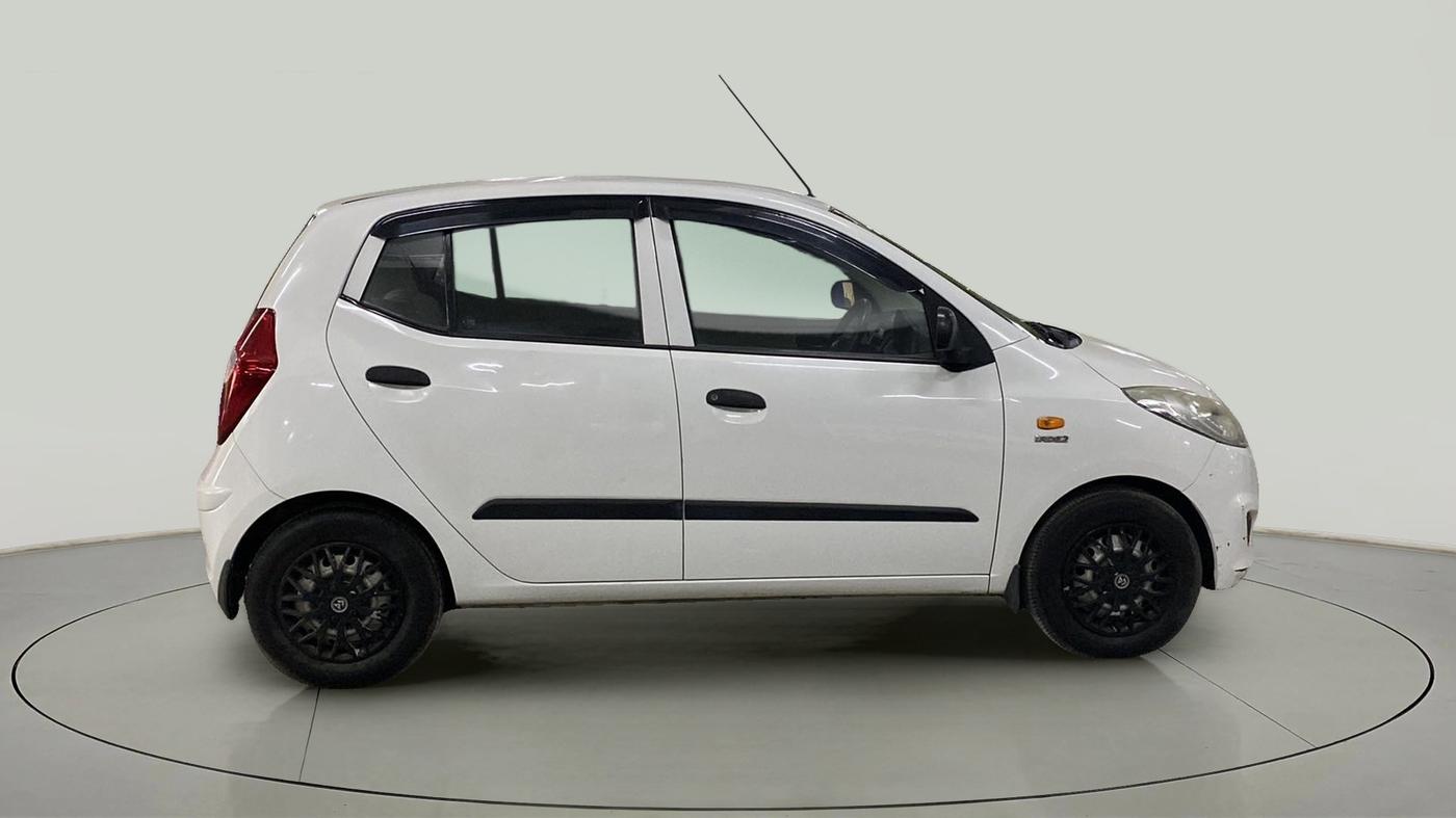 2015 Hyundai i10 MAGNA 1.1, Petrol, Manual, 45,868 km, Right Side View
