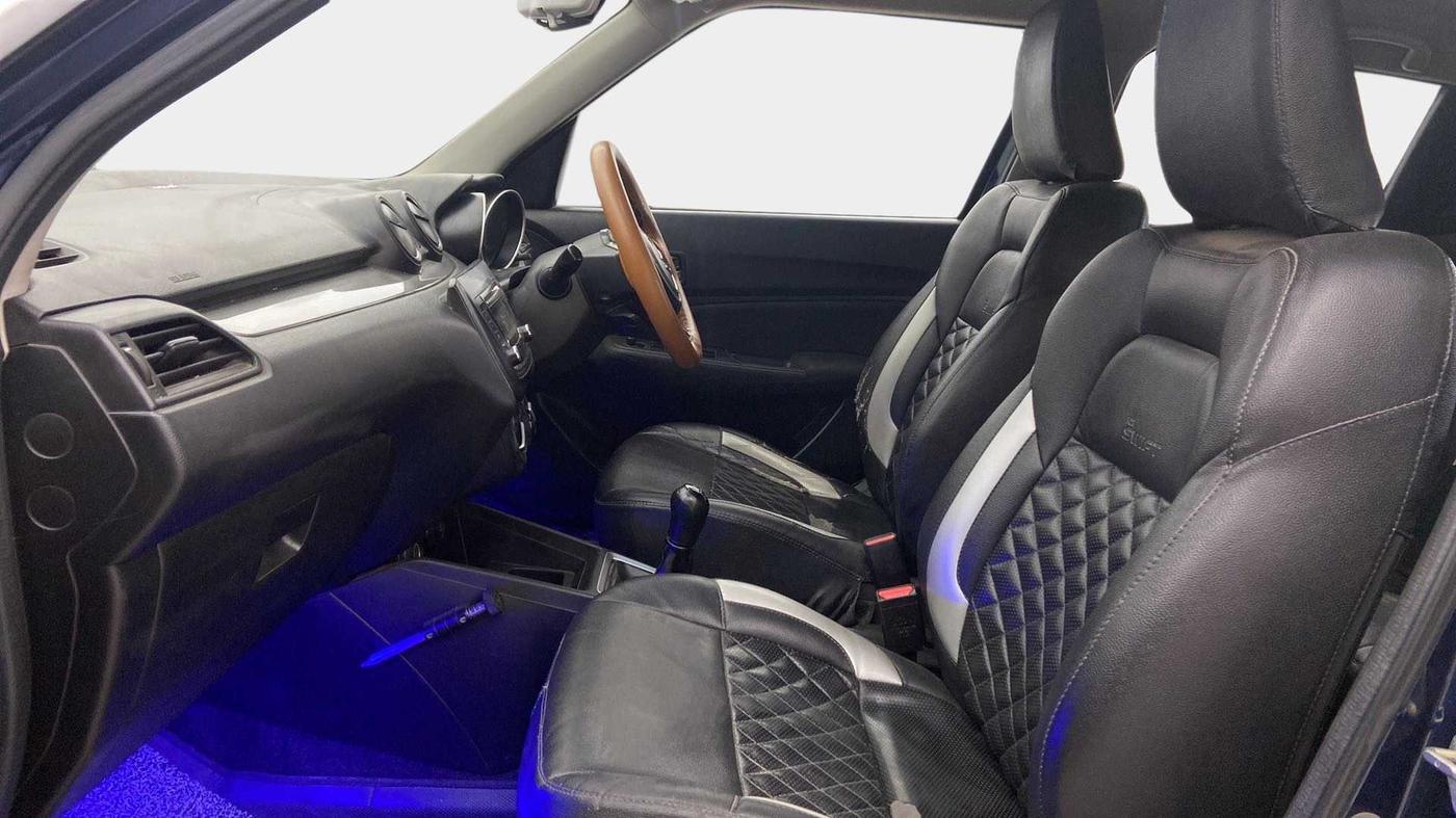 2018 Maruti Swift VXI, Petrol, Manual, 62,633 km, Right Side Front Door Cabin