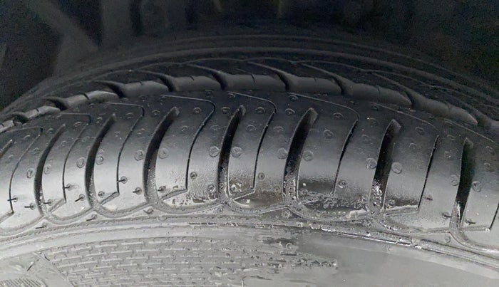 2017 Ford Ecosport TITANIUM 1.5L PETROL AT, Petrol, Automatic, 34,750 km, Left Front Tyre Tread