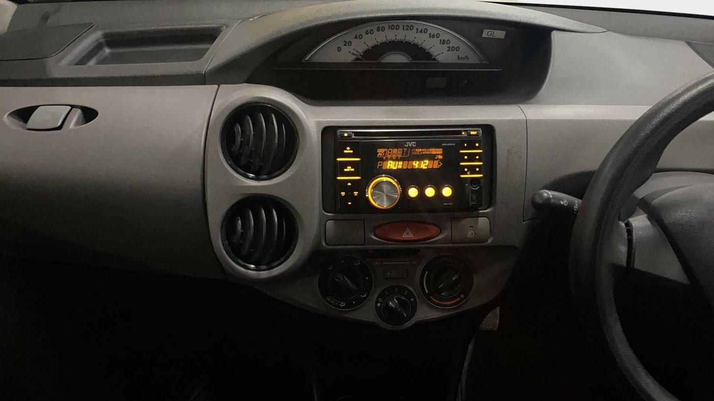 2011 Toyota Etios Liva G, Petrol, Manual, 64,980 km, Air Conditioner