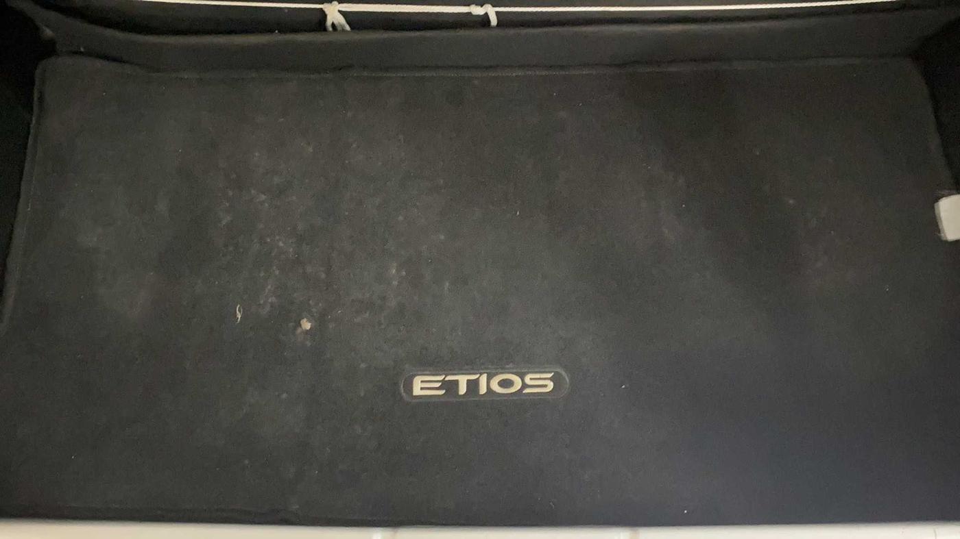 2011 Toyota Etios Liva G, Petrol, Manual, 64,980 km, Boot Inside
