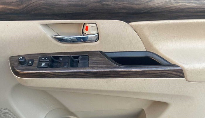 2019 Maruti Ertiga ZXI+ SHVS, Petrol, Manual, 46,815 km, Driver Side Door Panels Control