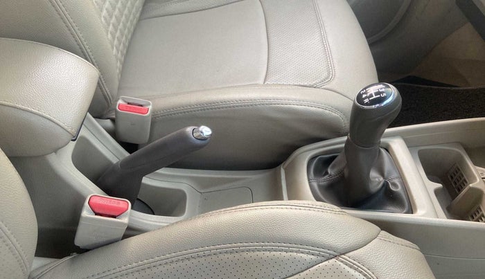 2019 Maruti Ertiga ZXI+ SHVS, Petrol, Manual, 46,815 km, Gear Lever