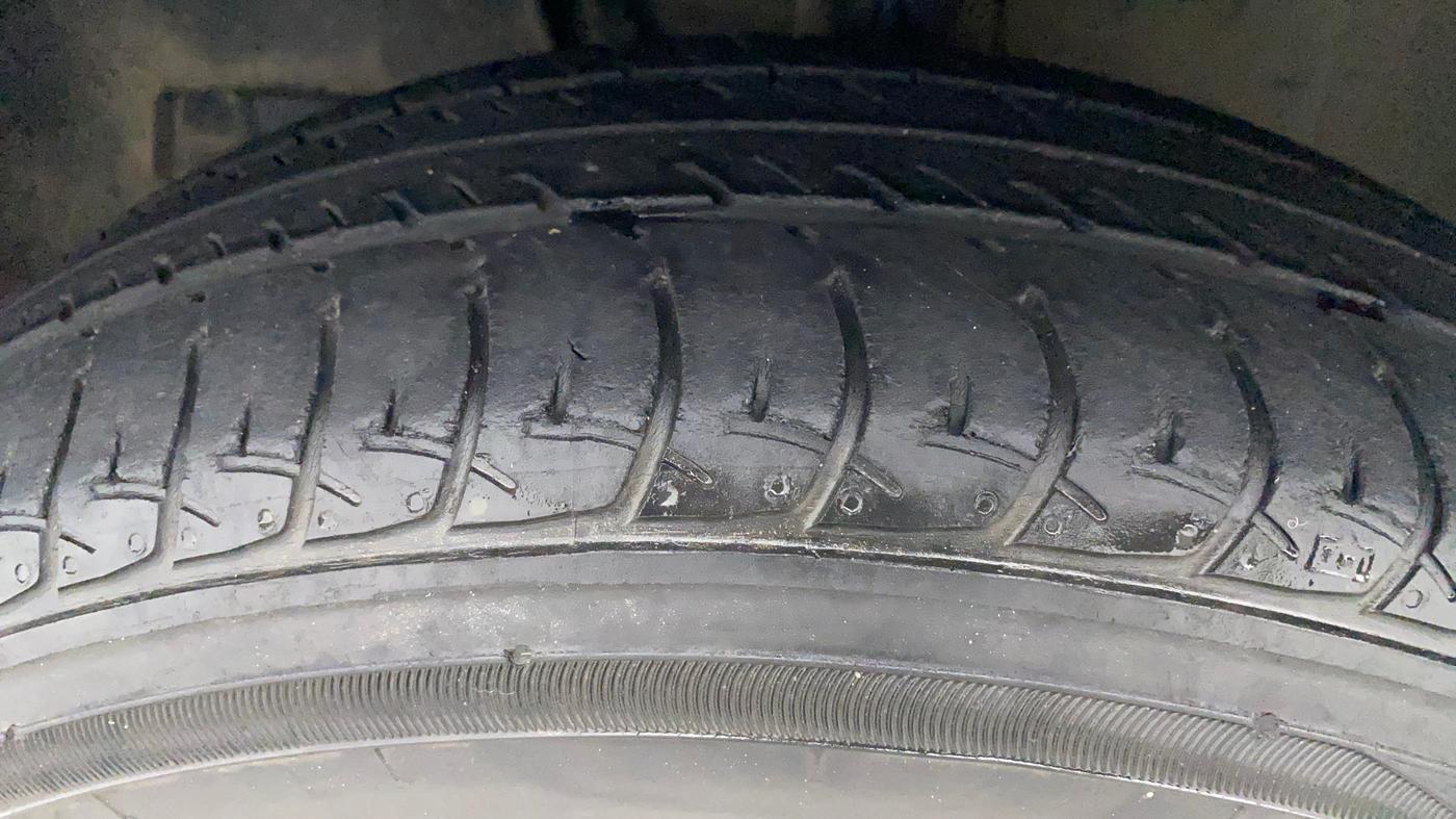 2019 Maruti New Wagon-R ZXI 1.2, Petrol, Manual, 26,439 km, Left Front Tyre Tread