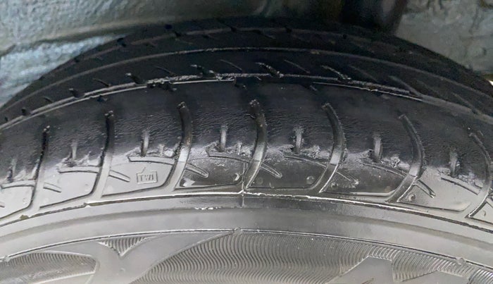 2019 Maruti New Wagon-R ZXI 1.2, Petrol, Manual, 26,439 km, Left Rear Tyre Tread