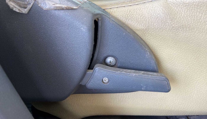 2016 Maruti Alto 800 LXI, Petrol, Manual, 1,15,915 km, Driver Side Adjustment Panel