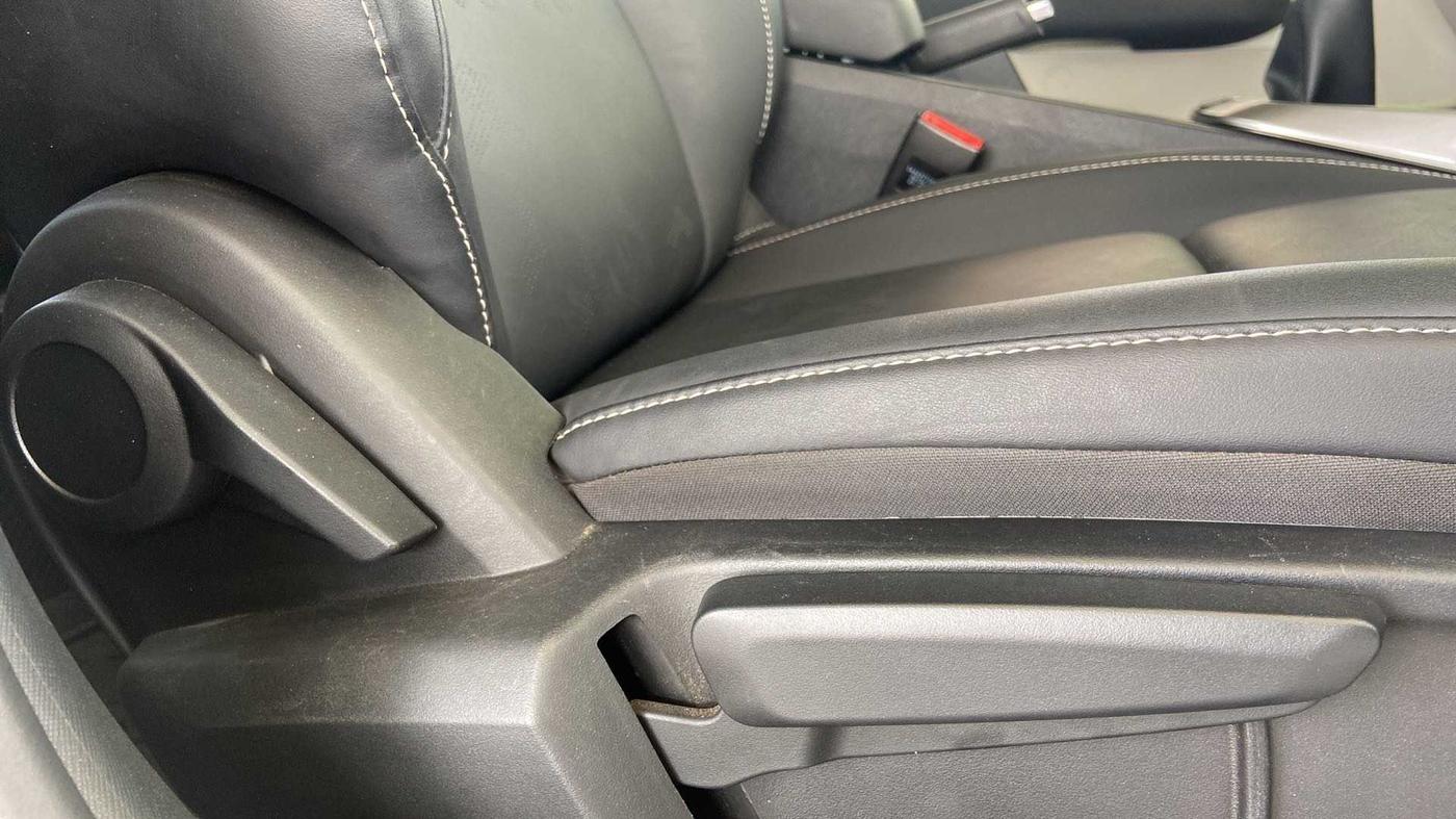 2022 Tata ALTROZ XZ PLUS I-TURBO PETROL, Petrol, Manual, 19,902 km, Driver Side Adjustment Panel