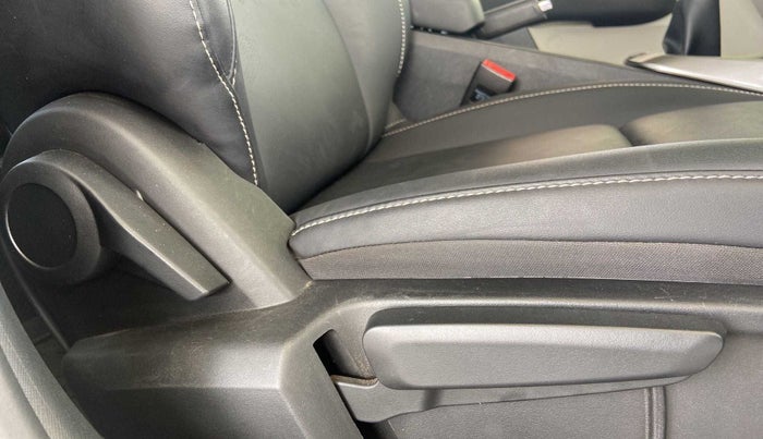 2022 Tata ALTROZ XZ PLUS I-TURBO PETROL, Petrol, Manual, 19,902 km, Driver Side Adjustment Panel