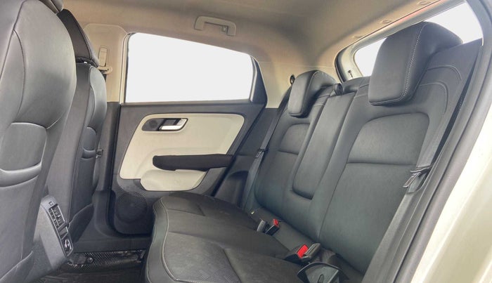 2022 Tata ALTROZ XZ PLUS I-TURBO PETROL, Petrol, Manual, 19,902 km, Right Side Rear Door Cabin