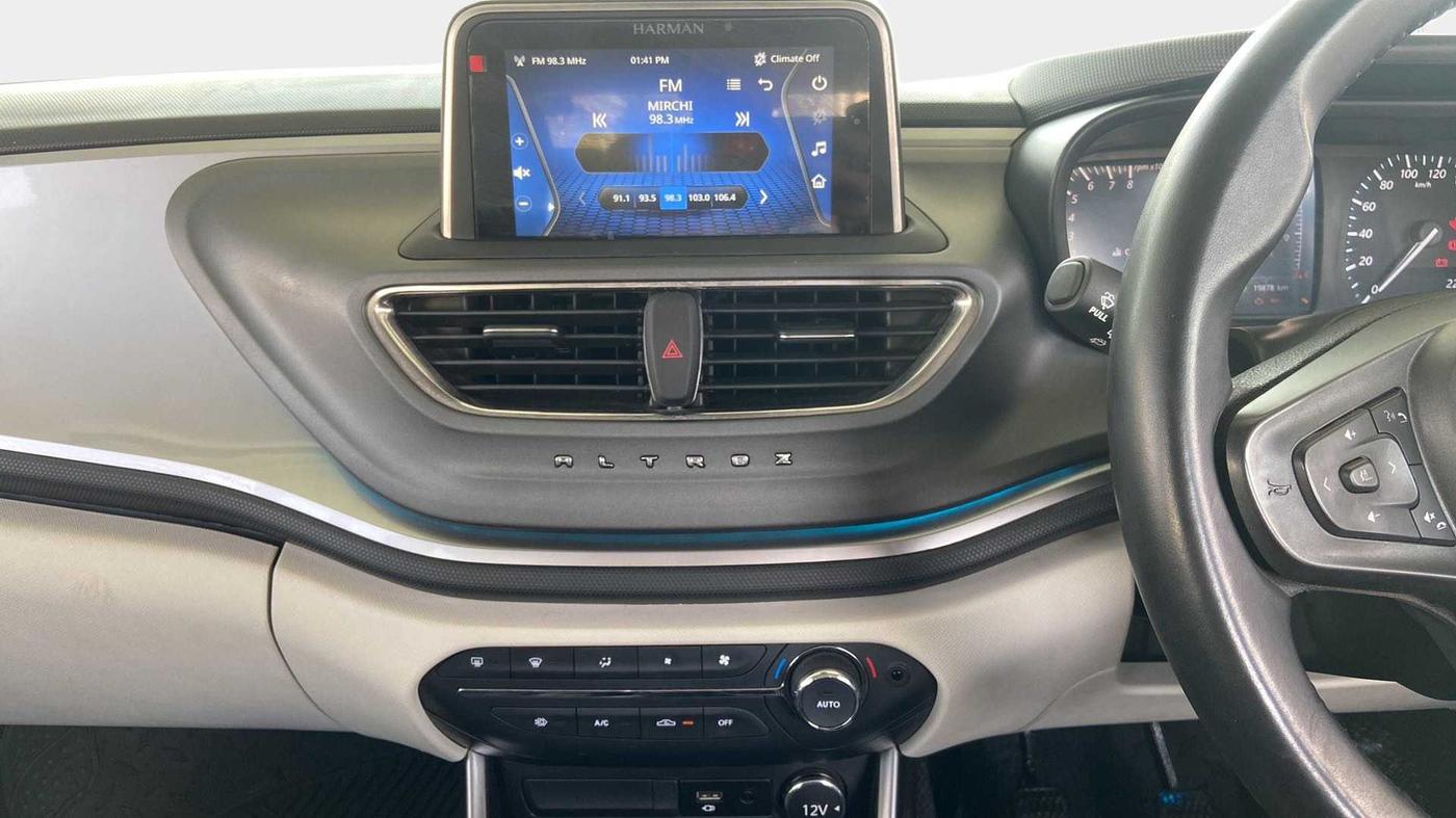 2022 Tata ALTROZ XZ PLUS I-TURBO PETROL, Petrol, Manual, 19,902 km, Air Conditioner