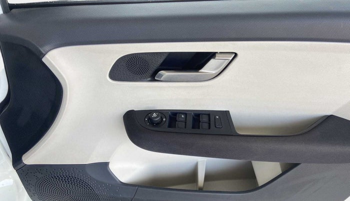 2022 Tata ALTROZ XZ PLUS I-TURBO PETROL, Petrol, Manual, 19,902 km, Driver Side Door Panels Control