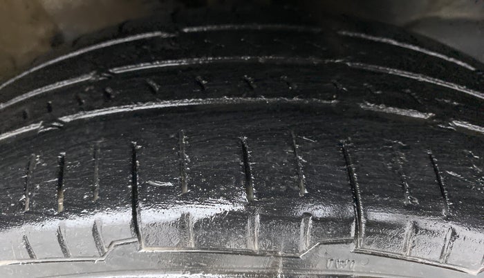 2014 Maruti Wagon R 1.0 LXI CNG, CNG, Manual, 71,276 km, Right Front Tyre Tread
