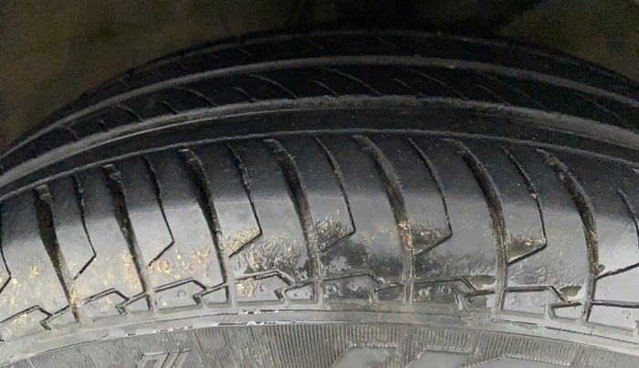 2021 Maruti Swift VXI, Petrol, Manual, 24,479 km, Right Front Tyre Tread