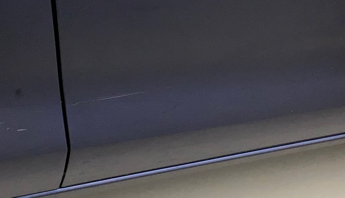 2021 Maruti Swift VXI, Petrol, Manual, 24,479 km, Driver-side door - Slightly dented
