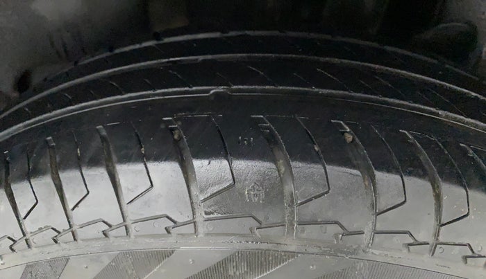 2021 Maruti Swift VXI, Petrol, Manual, 24,479 km, Left Rear Tyre Tread