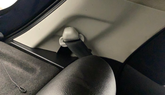2021 Maruti Swift VXI, Petrol, Manual, 24,479 km, Second-row left seat - Belt buckle not working