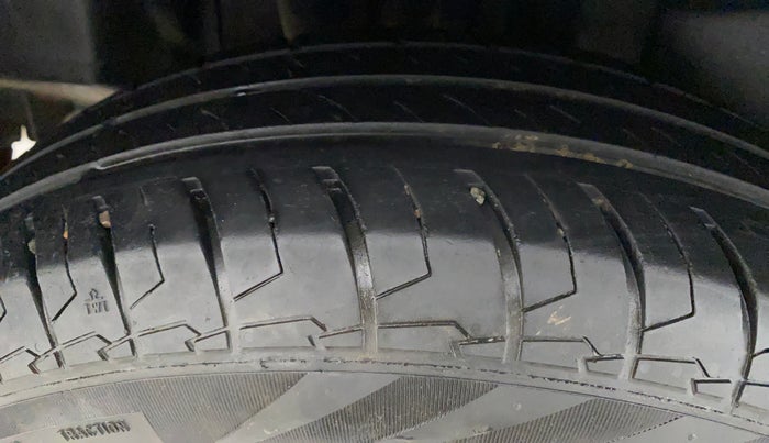 2021 Maruti Swift VXI, Petrol, Manual, 24,479 km, Right Rear Tyre Tread